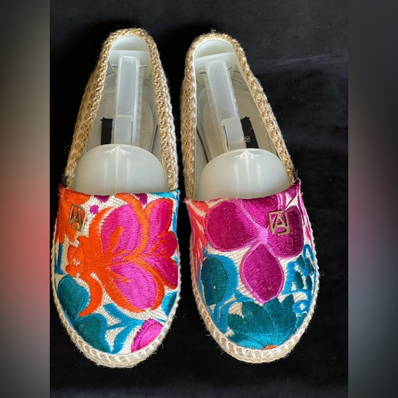 Angelozano Espedrille Slip-on Flats Embroidered Floral Women's Sz 7.5 bright - Picture 4 of 7
